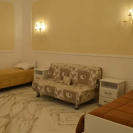 Domus Chiaia Apartment