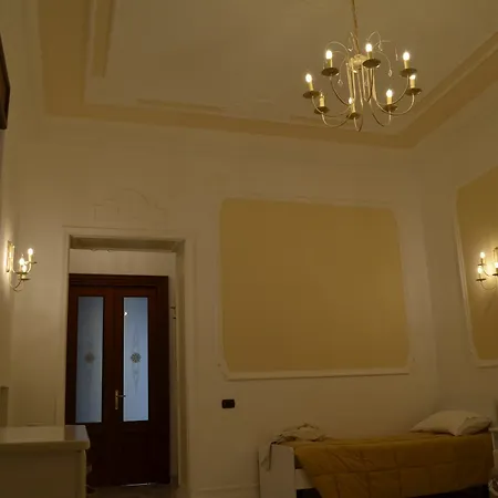 Apartment Domus Chiaia *